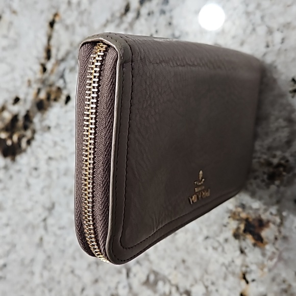 Authentic Prada wallet. - Picture 6 of 16